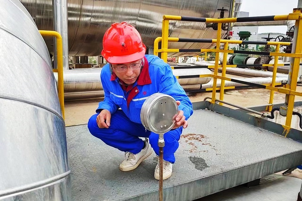 2021年度集团劳动模范、宜昌PG赏金女王硫酸厂硫酸车间主任吴启国吴启国.jpg